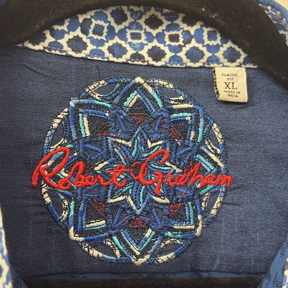 Robert Graham Blue Patterned Button Down Shirt - men’s size XL - Picture 2 of 7